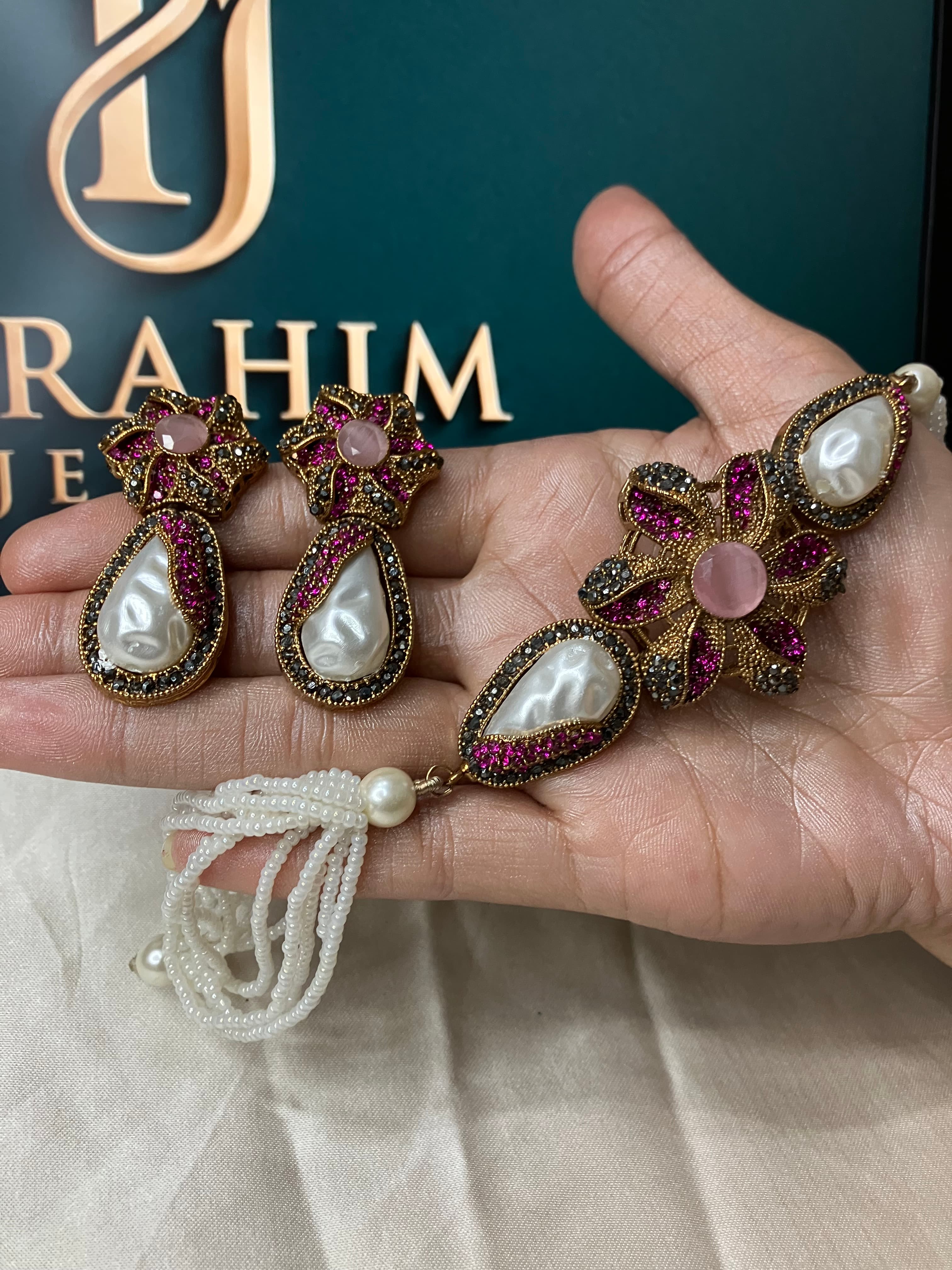 Vintage Floral Magenta & Baroque Pearl Teeka with Earrings Set